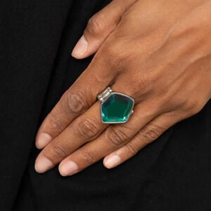 Paparazzi Jewelry - Abstract Escapade Green Ring